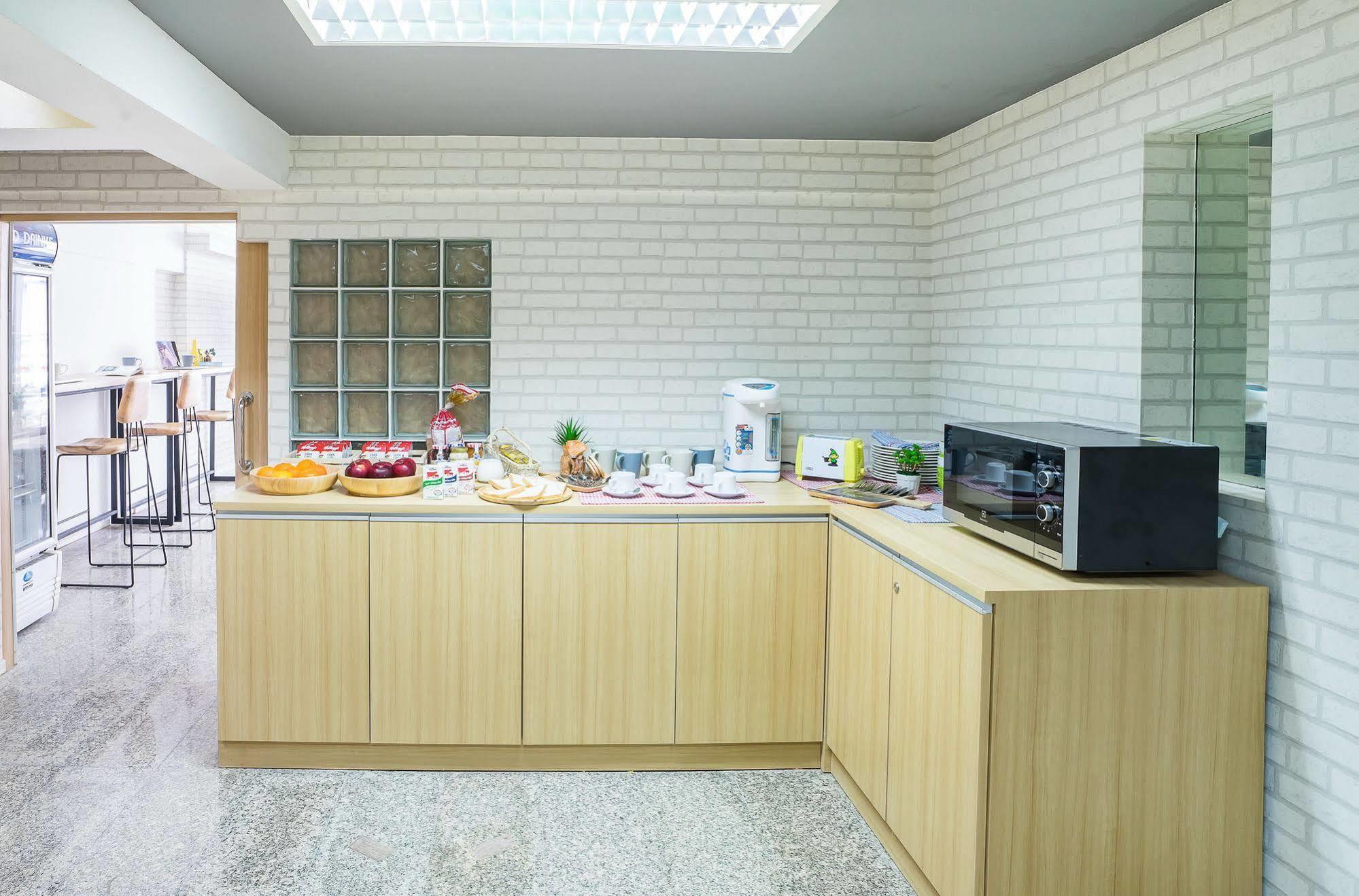Hostel At Thonglor Бангкок Екстер'єр фото