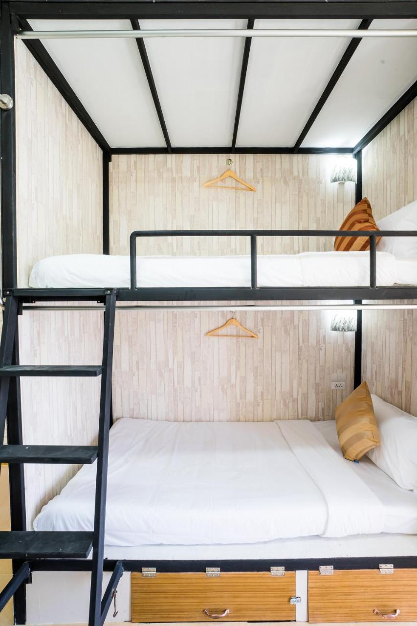 Hostel At Thonglor Бангкок Екстер'єр фото